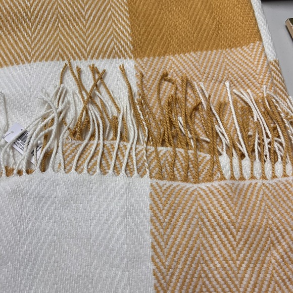 Banana Republic Scarf Yellow Ivory Plaid Fringed NWT Classic Preppy Academia - Picture 9 of 9